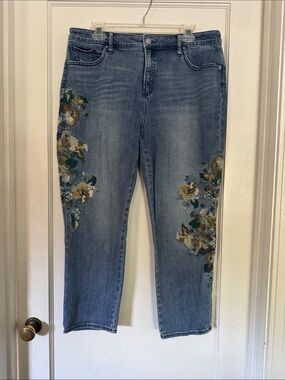 Embroidered Light Blue Women’s Jeans - Floral Detail